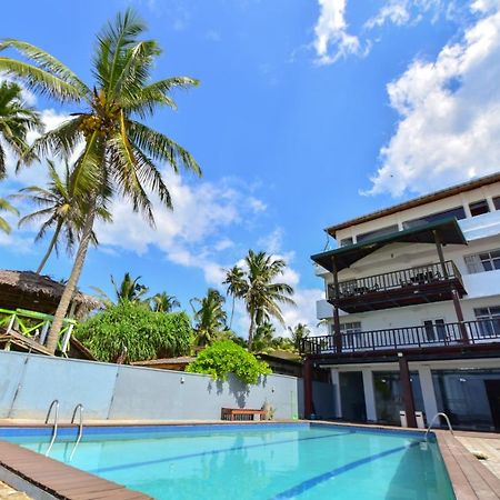 Lucky Seven Beach Resort ฮิกคาดูวา ภายนอก รูปภาพ
