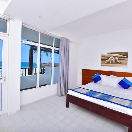 Lucky Seven Beach Resort ฮิกคาดูวา ภายนอก รูปภาพ