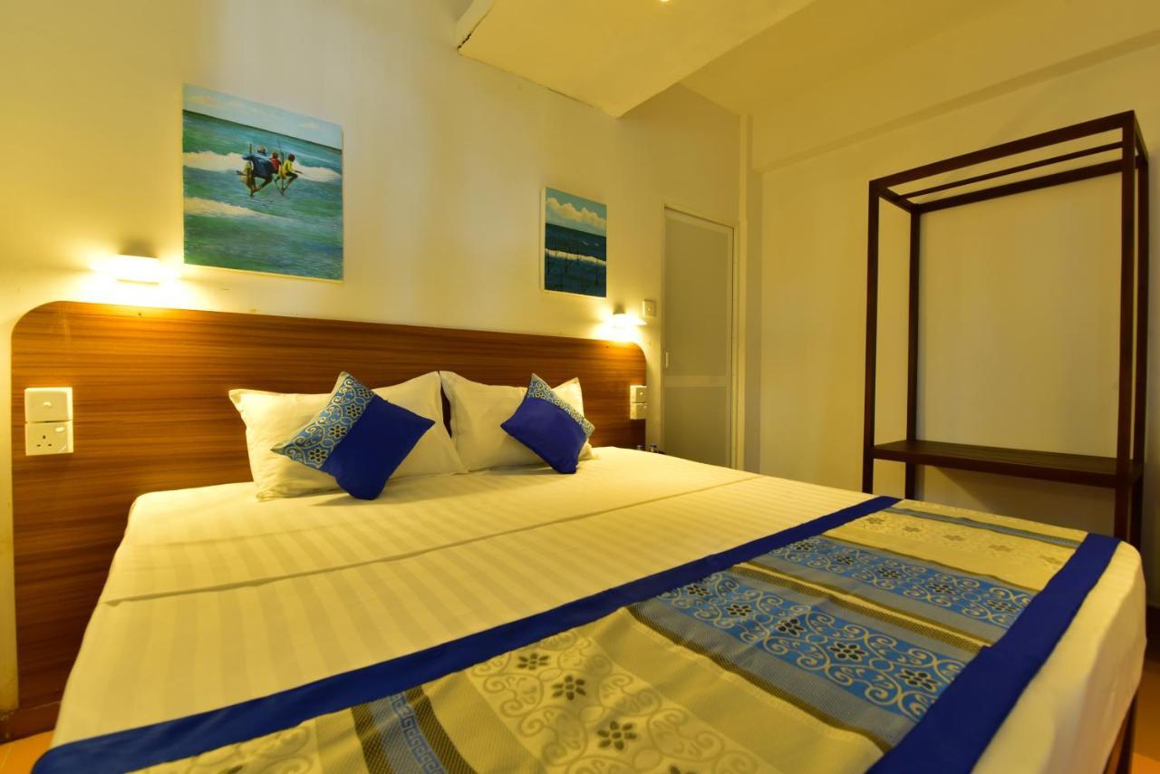 Lucky Seven Beach Resort ฮิกคาดูวา ภายนอก รูปภาพ