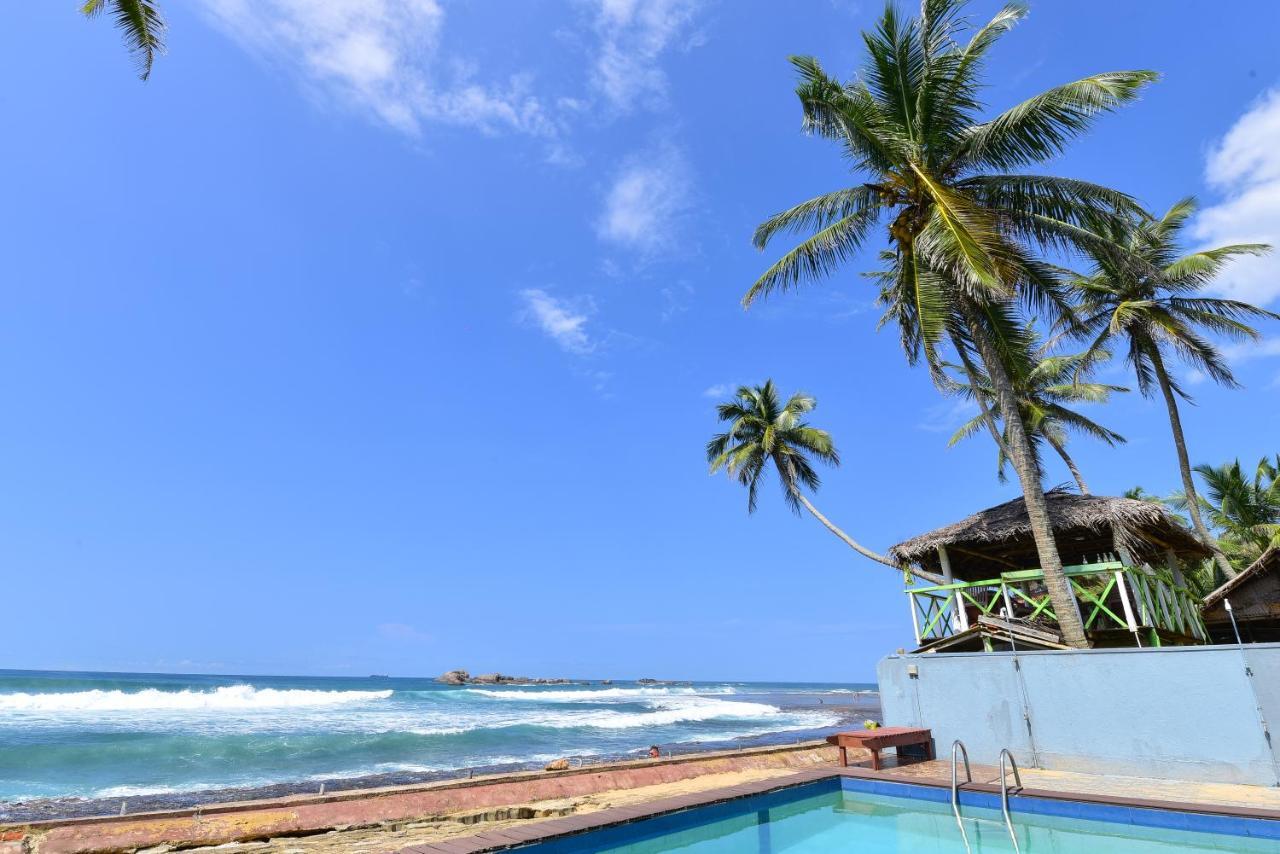 Lucky Seven Beach Resort ฮิกคาดูวา ภายนอก รูปภาพ