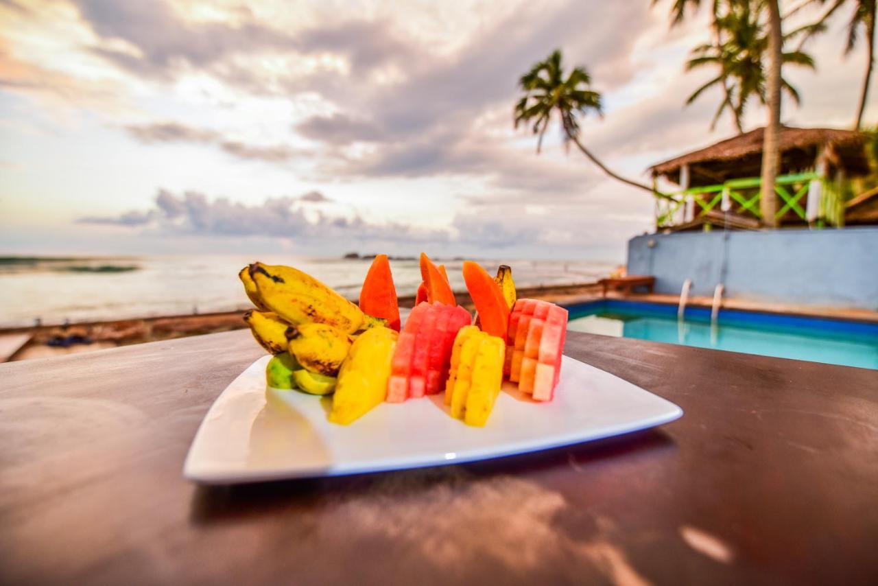 Lucky Seven Beach Resort ฮิกคาดูวา ภายนอก รูปภาพ