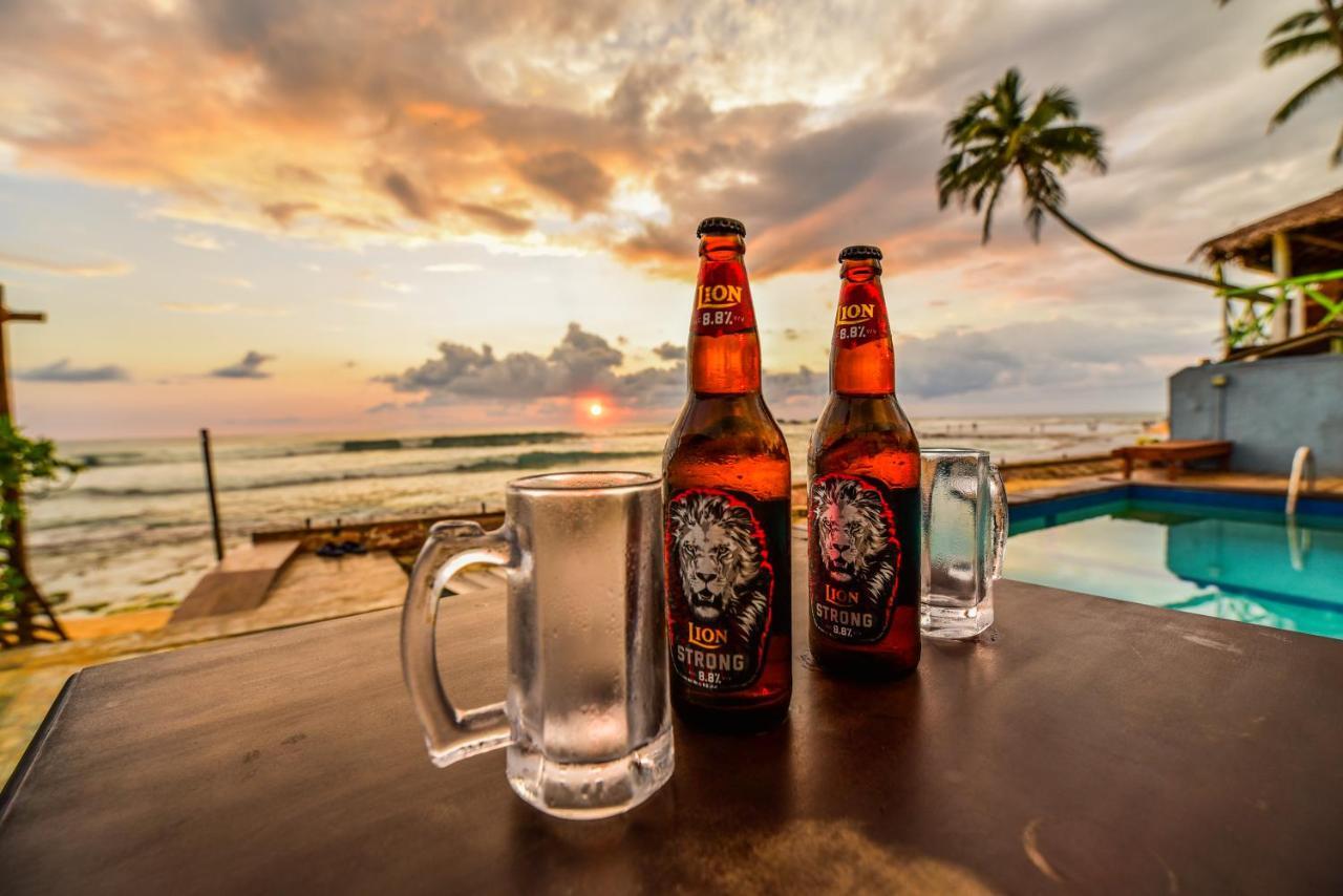 Lucky Seven Beach Resort ฮิกคาดูวา ภายนอก รูปภาพ